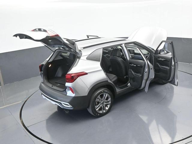 Photo of 2021 Steel Gray Kia Seltos