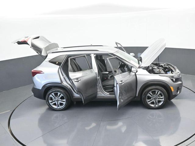 Photo of 2021 Steel Gray Kia Seltos