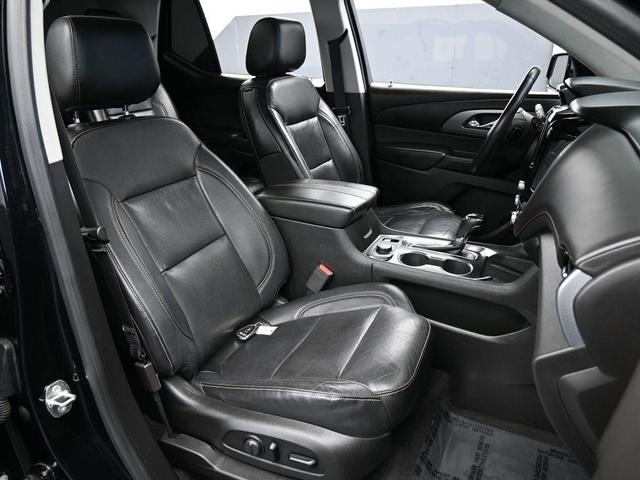 Photo of 2018 Mosaic Black Metallic Chevrolet Traverse