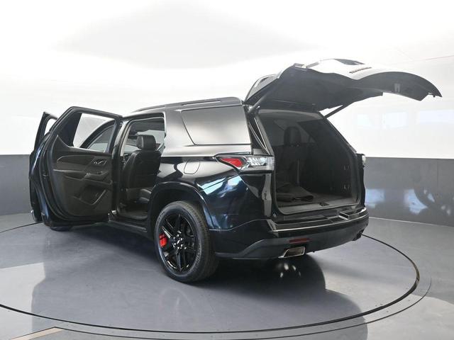 Photo of 2018 Mosaic Black Metallic Chevrolet Traverse