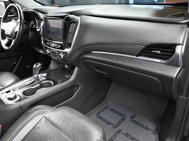Photo of 2018 Mosaic Black Metallic Chevrolet Traverse