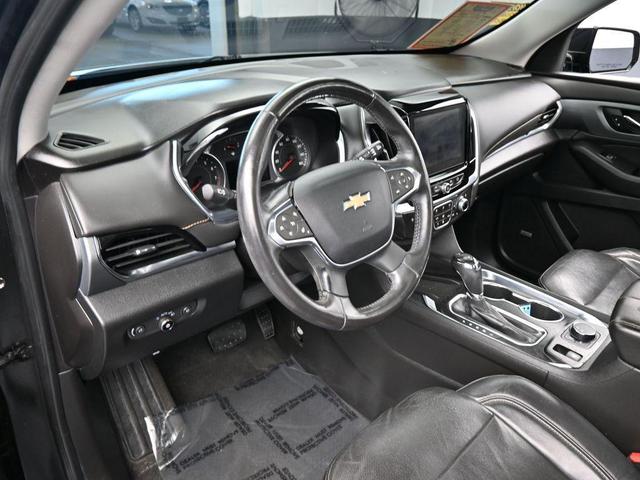 Photo of 2018 Mosaic Black Metallic Chevrolet Traverse