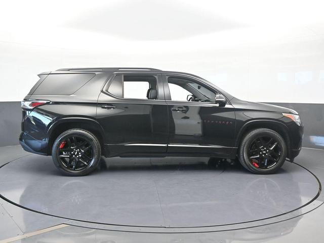 Photo of 2018 Mosaic Black Metallic Chevrolet Traverse
