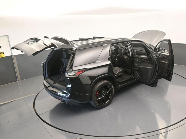 Photo of 2018 Mosaic Black Metallic Chevrolet Traverse