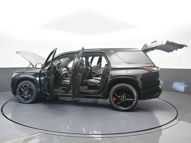 Photo of 2018 Mosaic Black Metallic Chevrolet Traverse