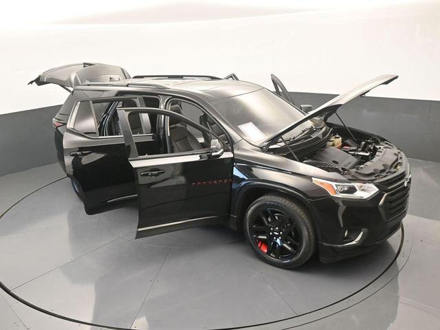 Photo of 2018 Mosaic Black Metallic Chevrolet Traverse