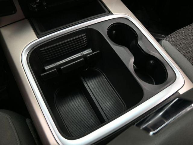 Photo of 2018 Bright White Clearcoat RAM 1500