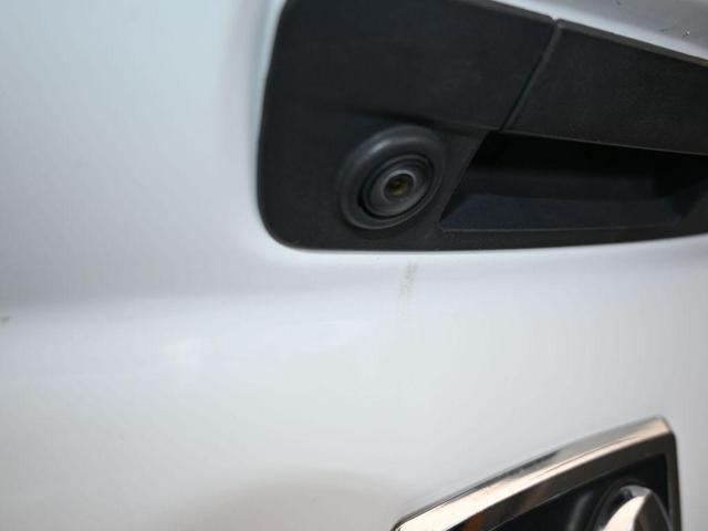 Photo of 2018 Bright White Clearcoat RAM 1500