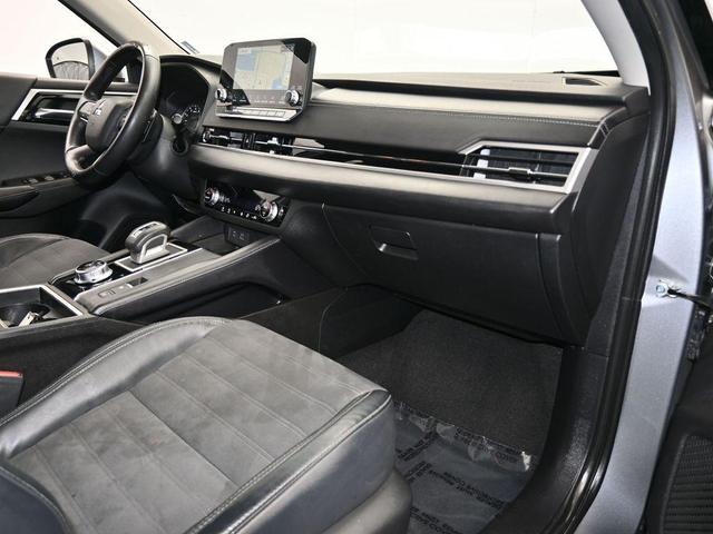 Photo of 2022 Gray Metallic Mitsubishi Outlander