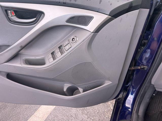Photo of 2013 Indigo Blue Pearl Hyundai ELANTRA