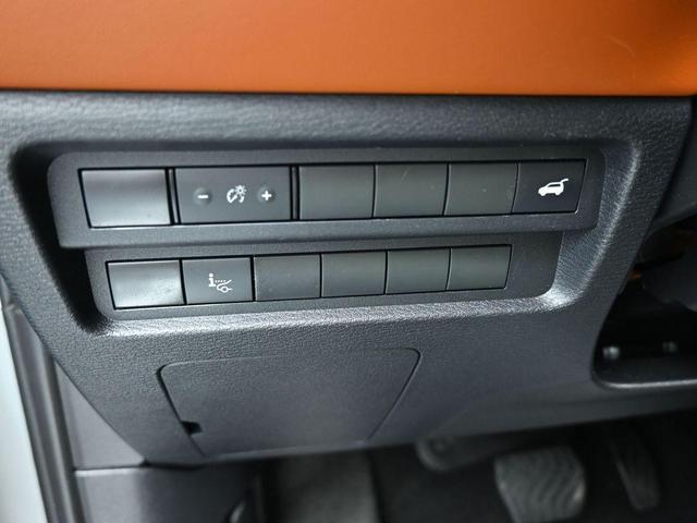 Photo of 2022 Silver Mitsubishi Outlander