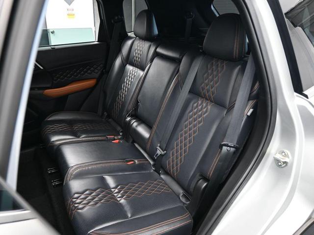 Photo of 2022 Silver Mitsubishi Outlander