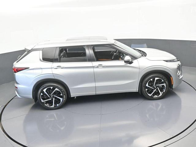 Photo of 2022 Silver Mitsubishi Outlander