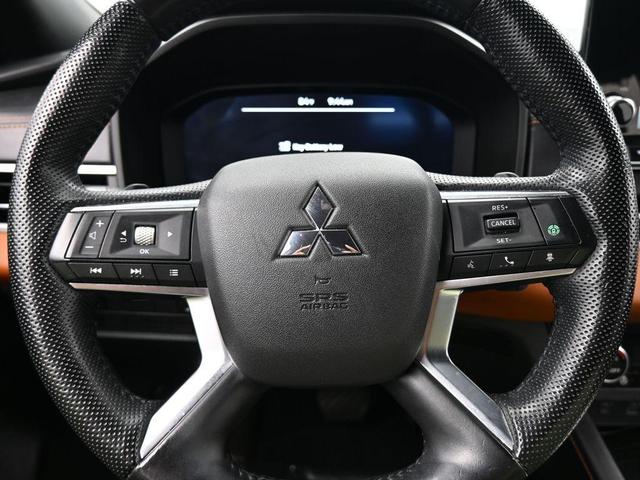 Photo of 2022 Silver Mitsubishi Outlander