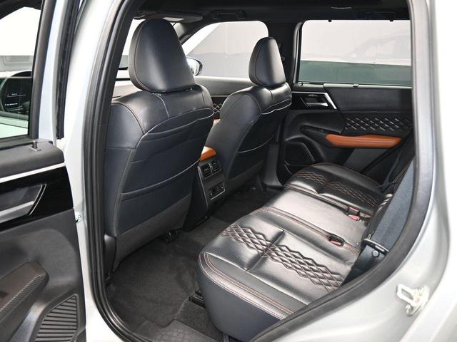 Photo of 2022 Silver Mitsubishi Outlander