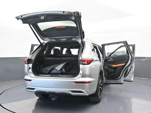 Photo of 2022 Silver Mitsubishi Outlander