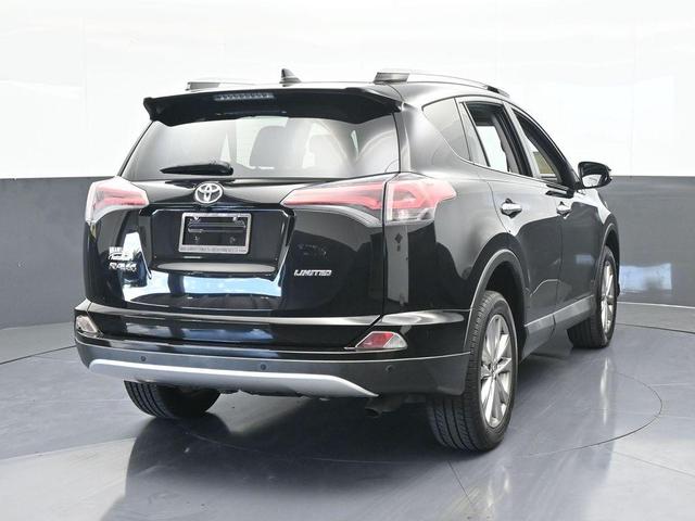 Photo of 2016 Black Toyota RAV4