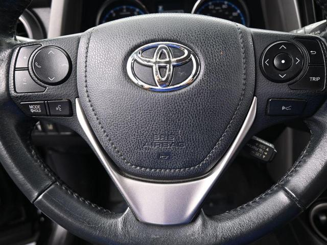 Photo of 2016 Black Toyota RAV4