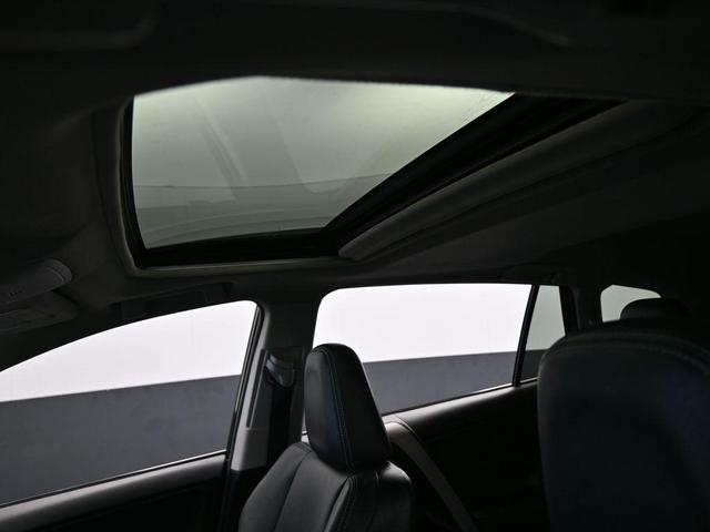 Photo of 2016 Black Toyota RAV4