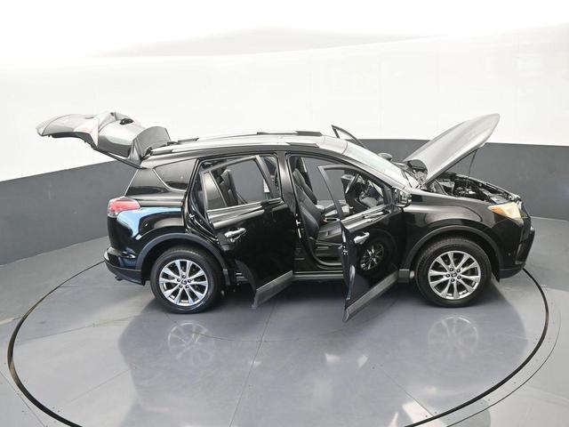 Photo of 2016 Black Toyota RAV4