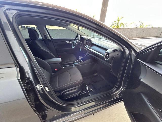 Photo of 2023 Gravity Gray Kia Forte