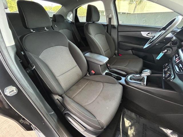 Photo of 2023 Gravity Gray Kia Forte