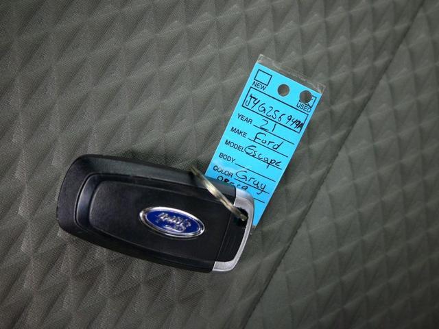Photo of 2021 Gray Ford Escape