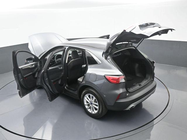 Photo of 2021 Gray Ford Escape