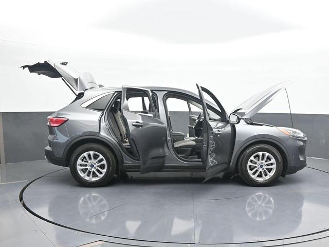 Photo of 2021 Gray Ford Escape