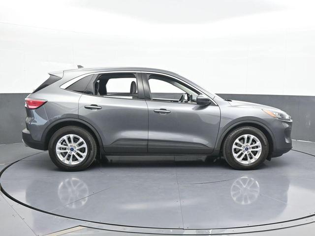 Photo of 2021 Gray Ford Escape