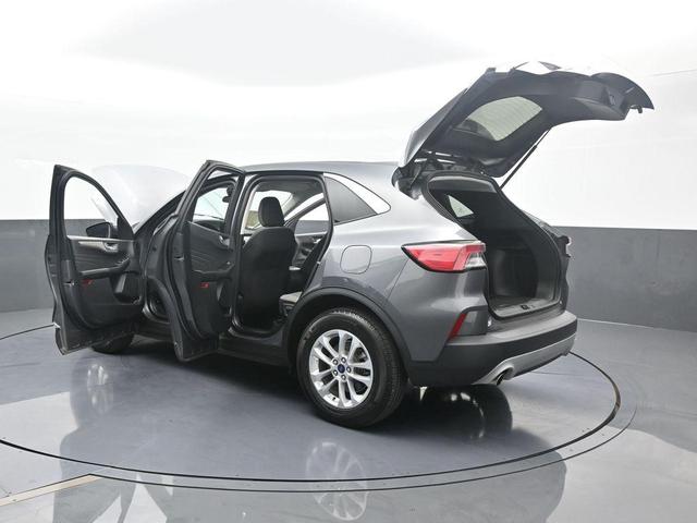 Photo of 2021 Gray Ford Escape