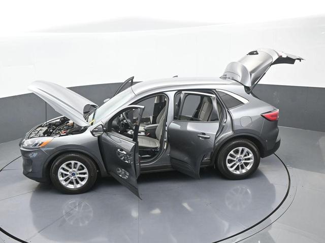 Photo of 2021 Gray Ford Escape