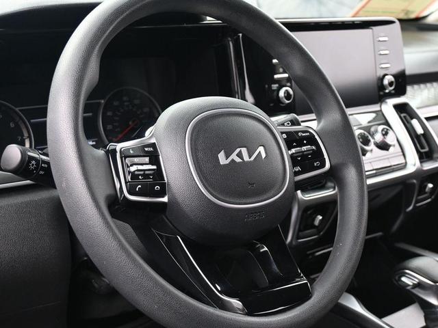 Photo of 2022 Everlasting Silver Kia Sorento