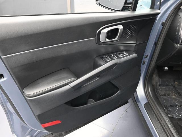 Photo of 2022 Everlasting Silver Kia Sorento