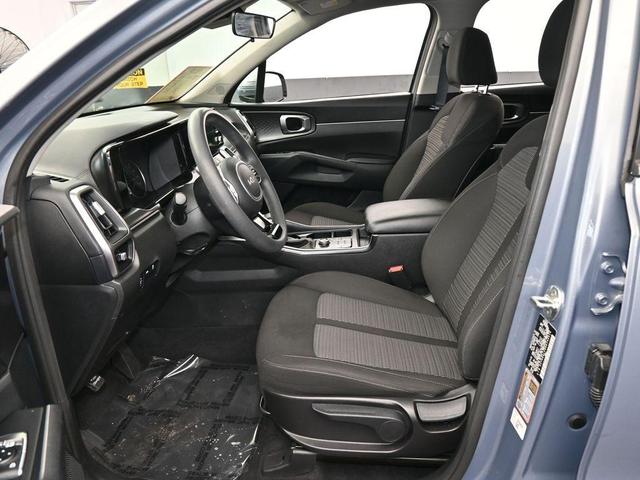 Photo of 2022 Everlasting Silver Kia Sorento