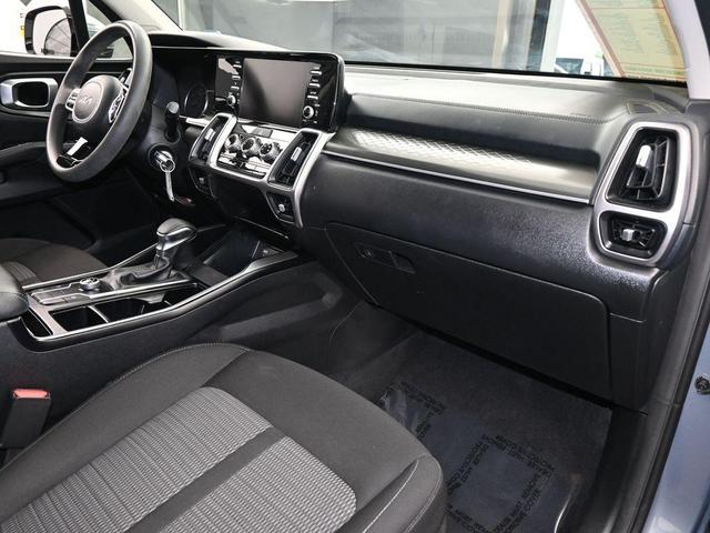 Photo of 2022 Everlasting Silver Kia Sorento