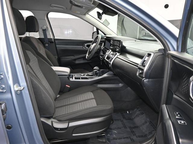 Photo of 2022 Everlasting Silver Kia Sorento