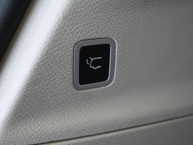 Photo of 2021 Brilliant Black Crystal Pearlcoat Chrysler Pacifica