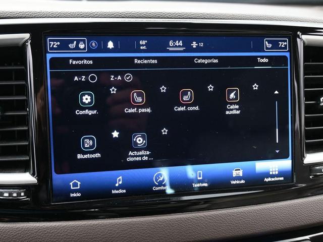 Photo of 2021 Brilliant Black Crystal Pearlcoat Chrysler Pacifica