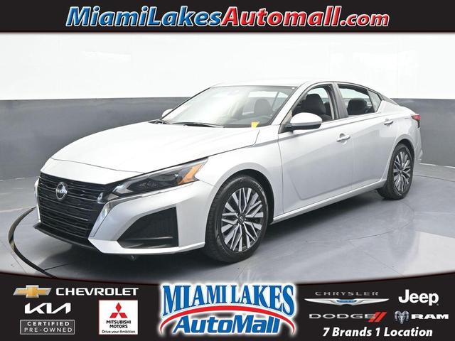 Photo of 2023 Brilliant Silver Metallic Nissan Altima