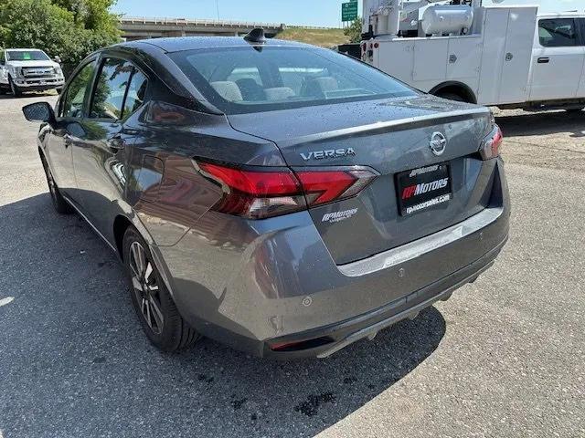 Photo of 2021 Gun Metallic Nissan Versa