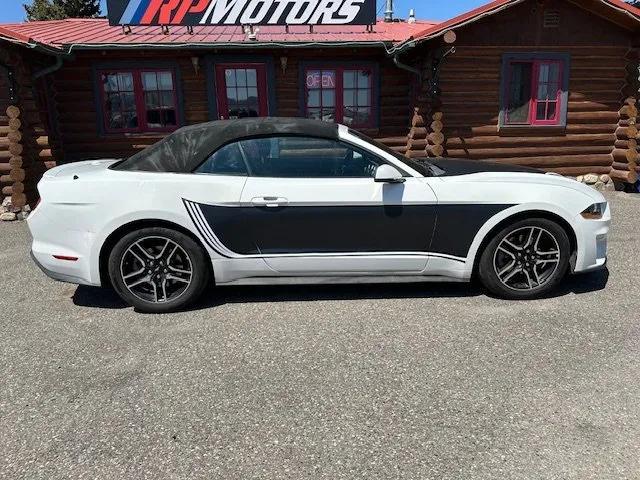 Photo of 2018 Oxford White Ford Mustang