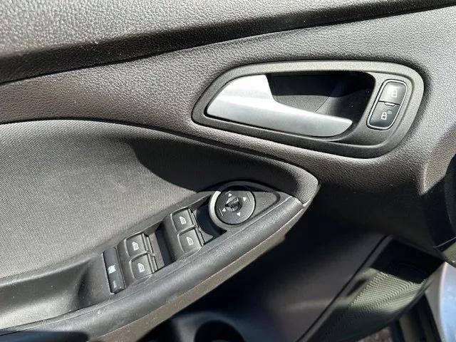 Photo of 2017 Ingot Silver Metallic Ford Focus