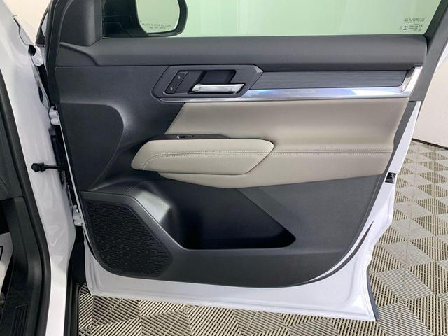 Photo of 2026 Summit White GMC Terrain