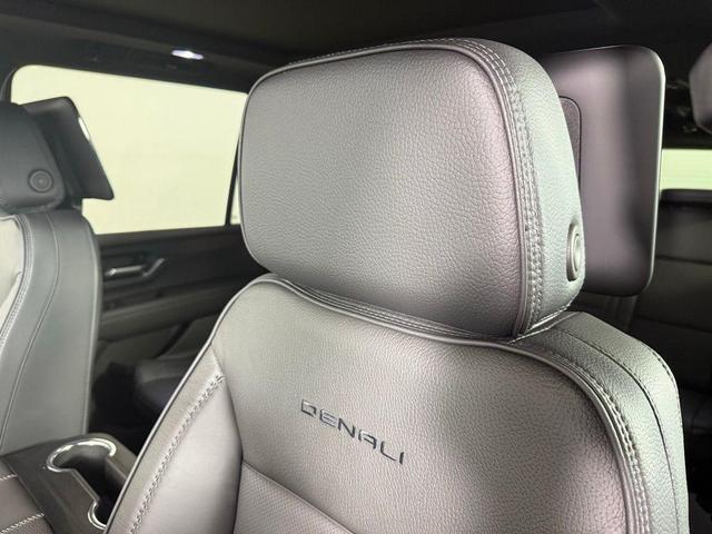 Photo of 2025 Summit White GMC Yukon XL