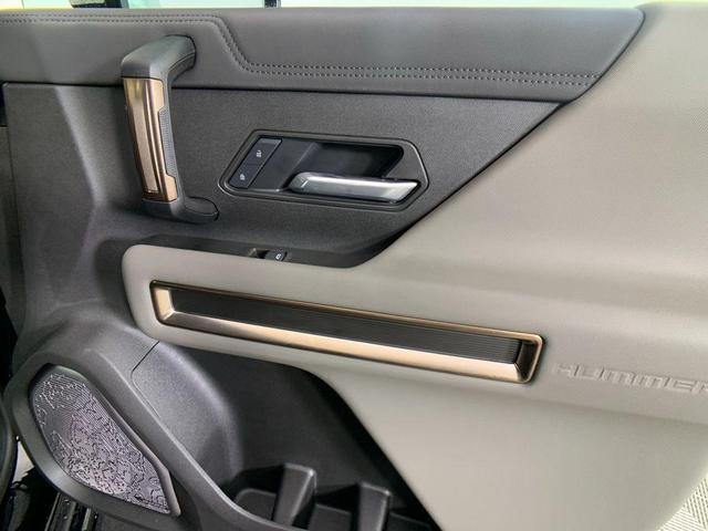 Photo of 2025 Black GMC HUMMER EV SUV
