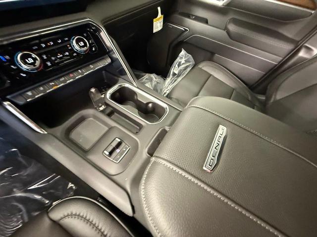 Photo of 2025 Summit White GMC Sierra 2500