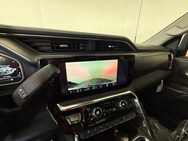 Photo of 2025 Summit White GMC Sierra 2500