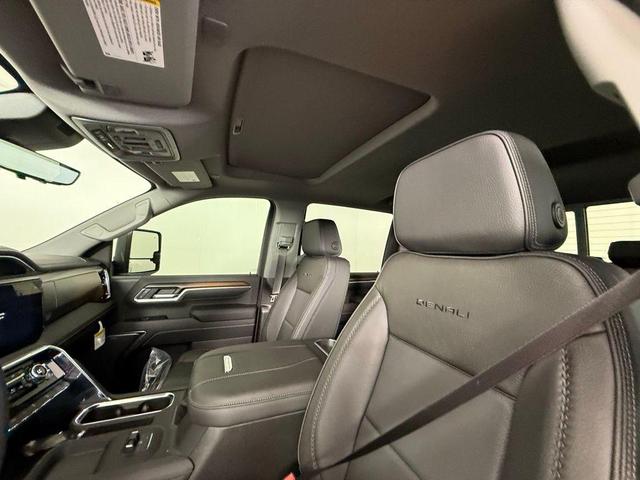 Photo of 2025 Summit White GMC Sierra 2500