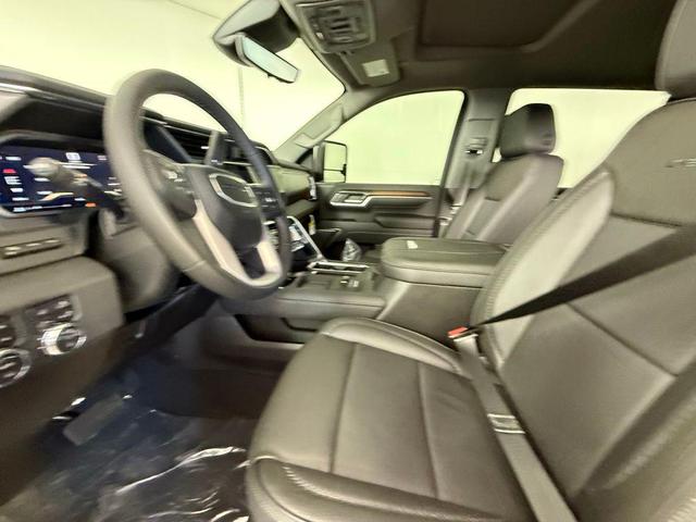 Photo of 2025 Summit White GMC Sierra 2500